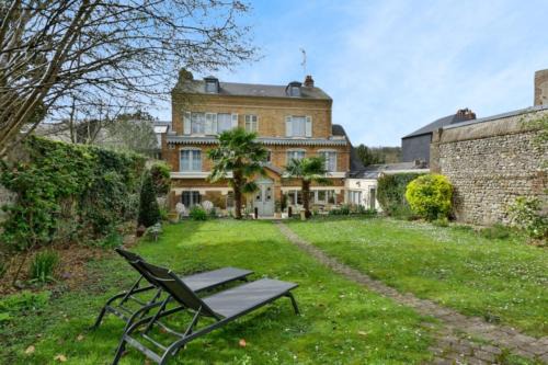 Honfleur Villa | Villa Jane'Laur Magnificent mansion with garden 11 P