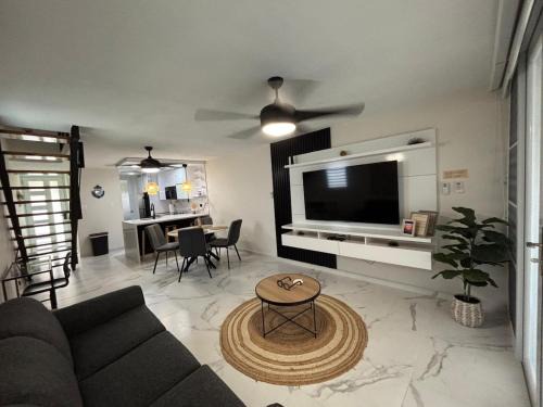 Sardinera Villa | Villa Jireh