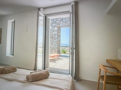 Paraga House | Villa Karana with a large swimming pool