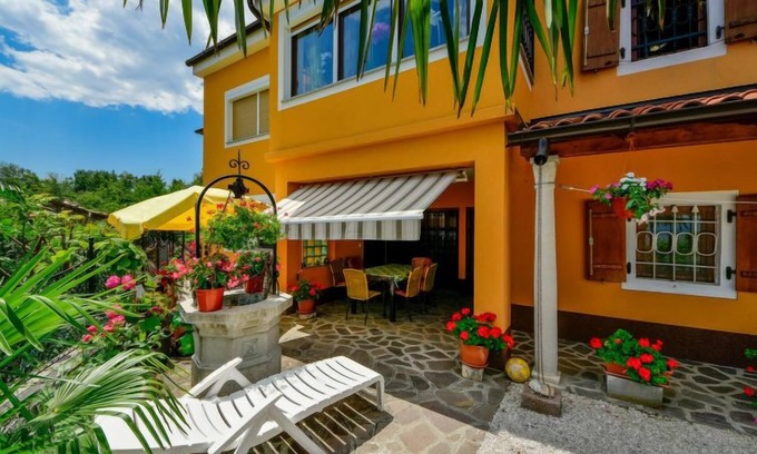 Opric Apartment | Villa Karolina by Interhome