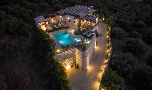 Kolymbari Villa | Villa Lady Dafni with private heated pool
