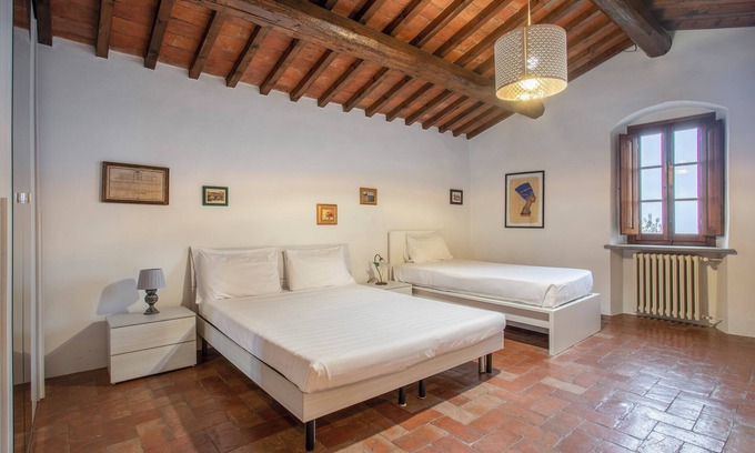 Calenzano Villa | Villa Laura