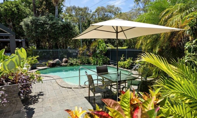 Sunshine Beach Apartment | Villa Le Miramar ~ Beautiful Pooch Friendly Home