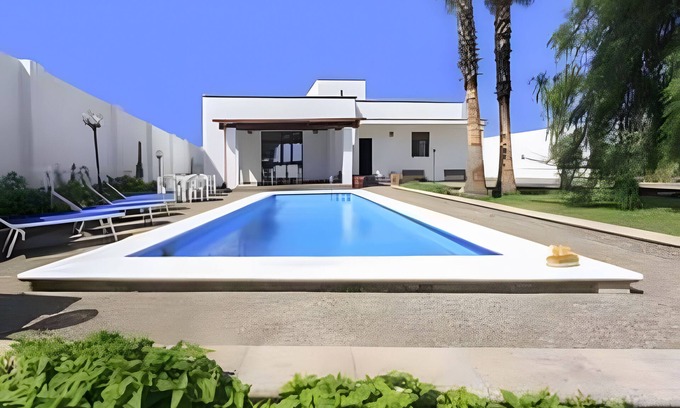 Tiggiano Villa | Villa 'Leonardo with Private Pool', Private Pool, Wi-Fi and Air Conditioning