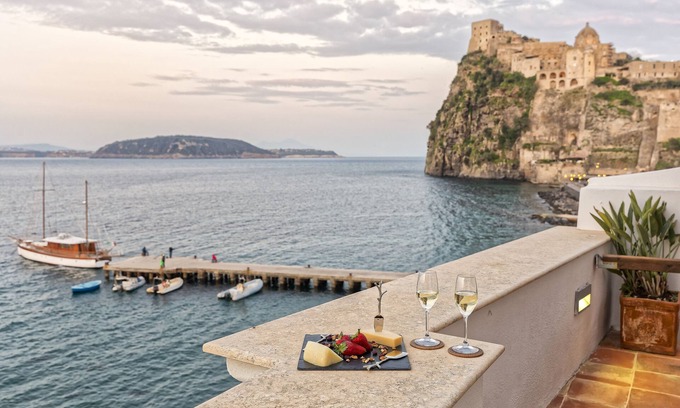 Ischia Porto Bed & Breakfast | Villa Lieta