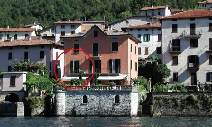 Lezzeno Apartment | Villa Lina - Charming apartment in a villa on the shore of Lake Como