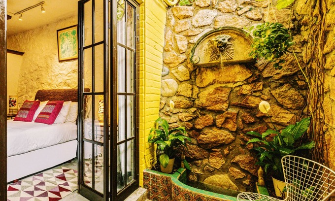 Romantic Zone Bed & Breakfast | Villa Lola - an Adults Only Bed & Breakfast