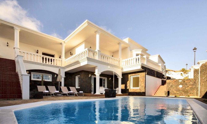 Nazaret Villa | Villa Los Loros