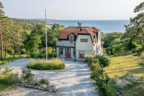Visby House | Villa Lullyhill