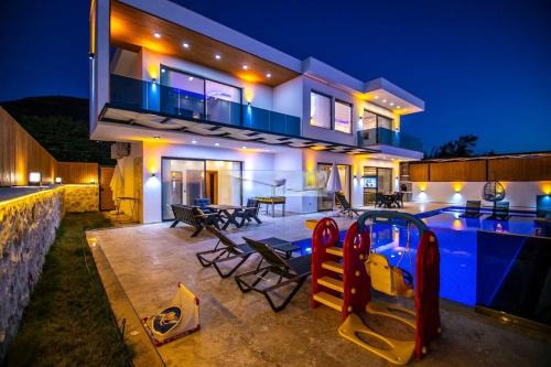 Uzumlu Villa | Villa Lycian-Kalkan 3 Bedroom-2 Jakuzzies-Sauna-Turkish Hamam-Huge Private Pool and lovely garden