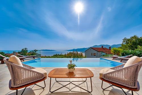 Sarsoni Villa | Villa Maelynn Opatija with Heated Pool and Sea View