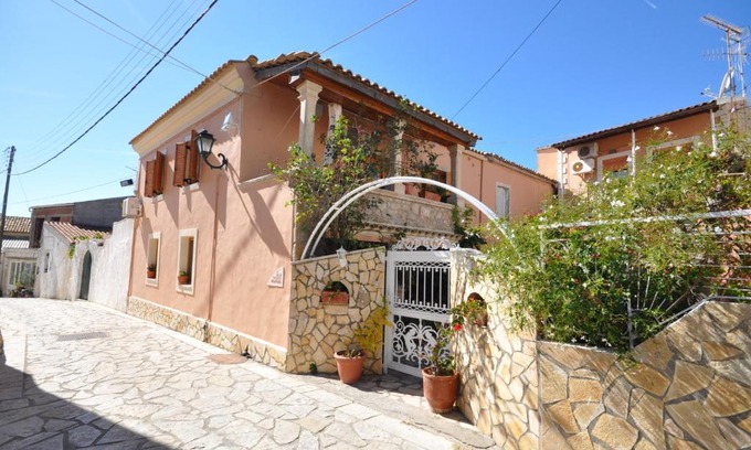 Aleimmatades Apartment | Villa Makrades 2