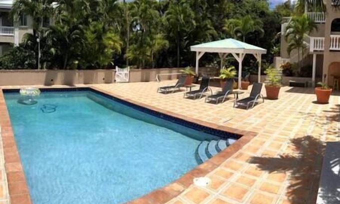Estate Glucksberg and Grunwald Villa | Villa Mango: 2 King BR, views, near beach, w/pool