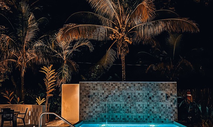 Bullet Tree Falls Hotel | Villa Massis Luxury Jungle Villas