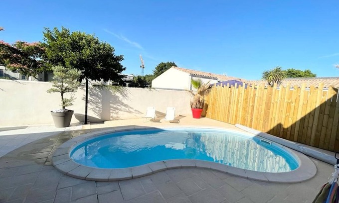 Aytre Villa | Villa Mathéo swimming pool La Rochelle Fun et Calm
