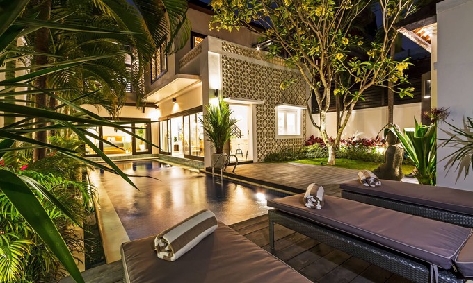 Laksmana Villa | VILLA MEYA - Eat St Location