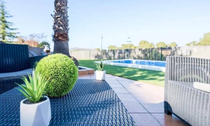 Tamarit Villa | Villa 'Mora 2 Pool Oasis' with Mountain View, Wi-Fi and Air Conditioning