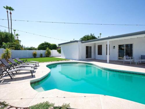 Raskin Estates Apartment | Villa Mykonos~Scottsdale Getaway