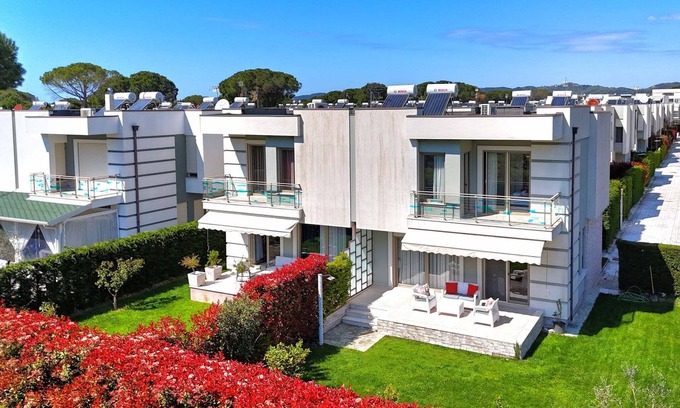 Ishem Villa | Villa near Ibiza Beach Albania