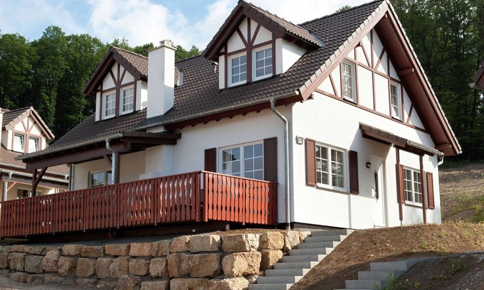 Kronenburg Villa | Villa near Reservoir with Fireplace