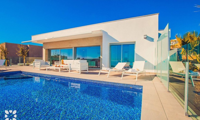 Cumbre del Sol Villa | Villa NEVIS by Abahana Villas