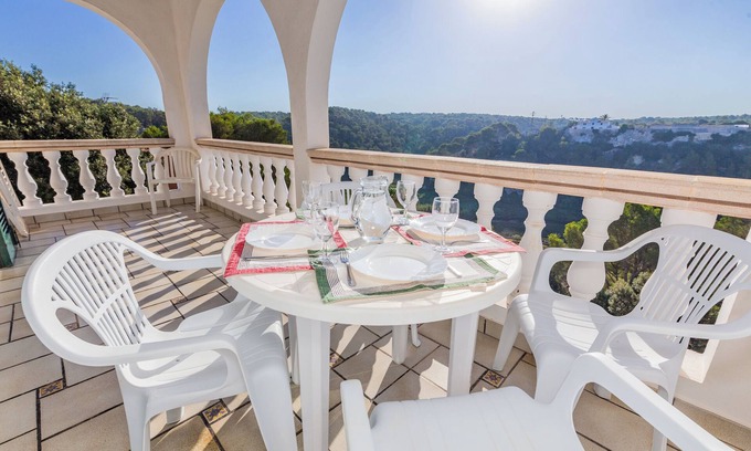 Serpentona Villa | Villa 'Nueva Ii' with Mountain View, Shared Pool and Wi-Fi