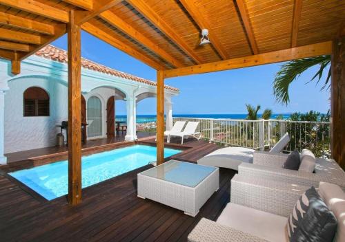 Orient Bay Villa | Villa Occitane 3 chambres, vue mer spectaculaire et piscine privée