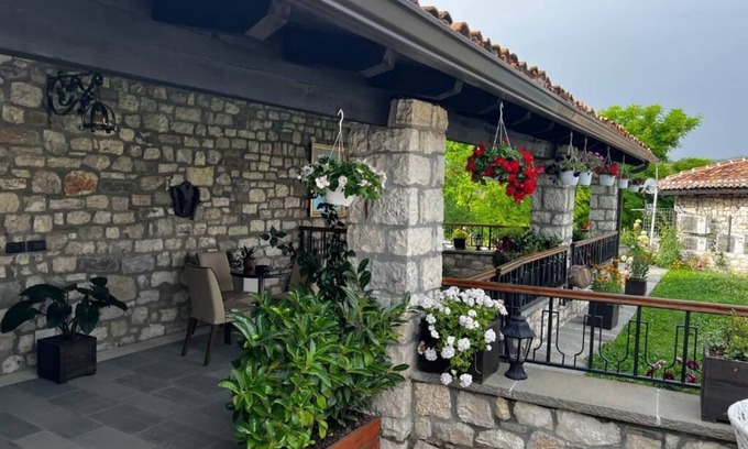 Berat Villa | Villa Oda Tomori: A Luxurious Haven in Berat Iconic Castle