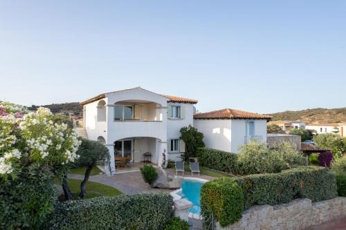 Case Peschiera-Lu Fraili Villa | Villa Olive by Klodge