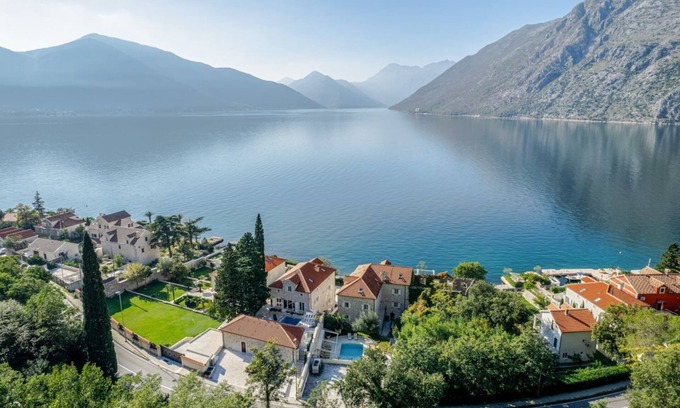 Ljuta Villa | Villa Olivera - Seven Bedroom Villa, Sleeps 16