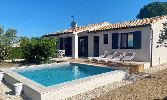 Barjac Villa | Villa on foot from village center