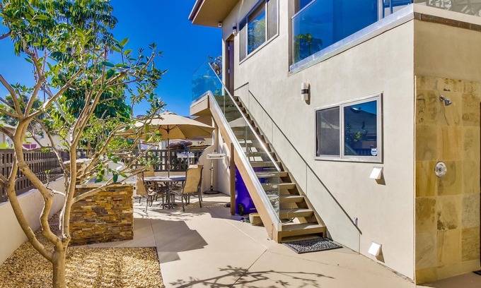 San Diego Condo | Villa on the Bay | 1BR Bayfront in Mission Beach