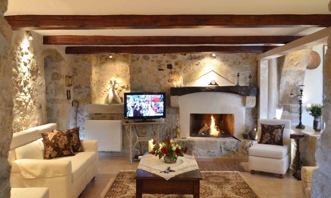 Ayios Thomas House | ''Villa Pannona'' in the center of crete