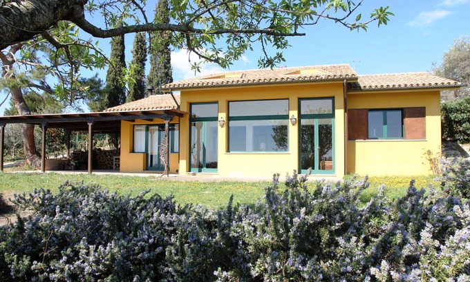 Sirolo Villa | Villa Panorama, in the Conero Park rustic dwelling with stunning views