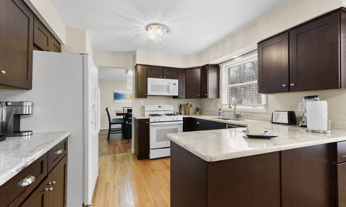Bloomfield Hills House | Villa Patricia ideal for long term stays-near lakes