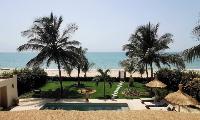 Mbour Villa | Villa Pieds Dans L'eau Avec vue Exceptionnelle sur L'océan et Piscine Privée