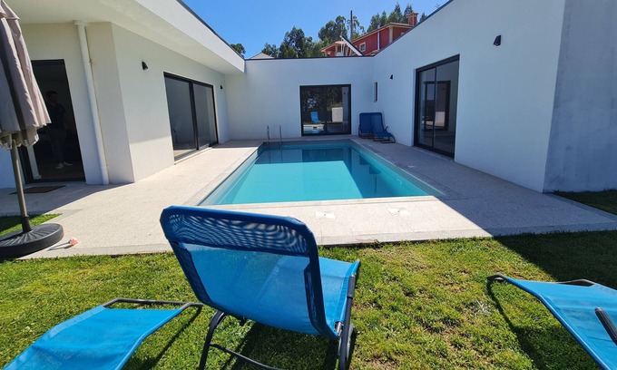 Barcelos House | VILLA PORTELA WITH PRIVATE OUTER POOL AND GARDENS
