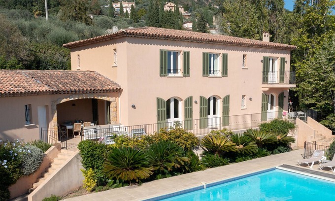 Cabris Villa | Villa Pradons – Luxury family villa in Cabris with sea view and private pool
