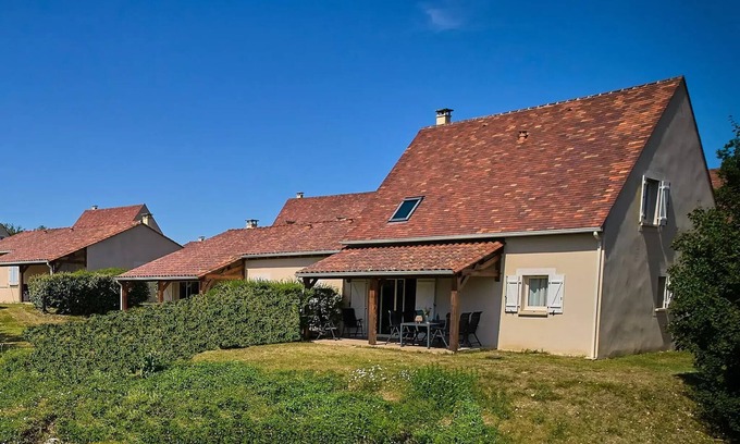 Lanzac Villa | Villa, privater Pool, unabhängig, 2 Bäder 6 persons