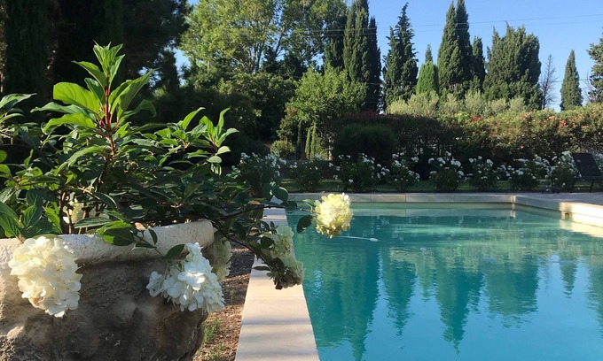 Chateaurenard House | Villa/Provencal Mas with heated pool and beautiful private gardens.