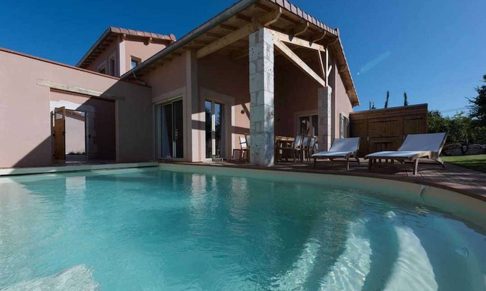 Castelnau-de-Montmiral Villa | Villa Puycelsi - air conditioning & heated swimming pool in a charming estate - VI