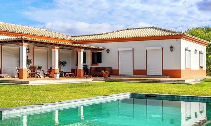 Santo Estevao House | Villa Rancho do Sol by Trip2Portugal