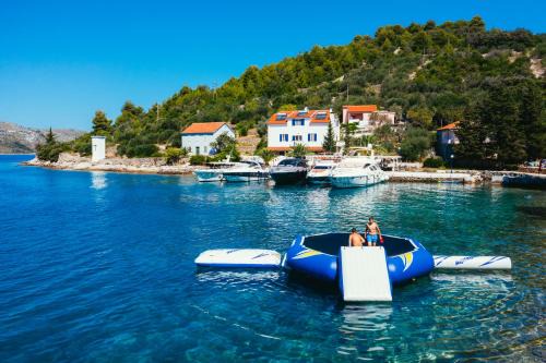 Rava House | Villa Rava Hotel & restaurant