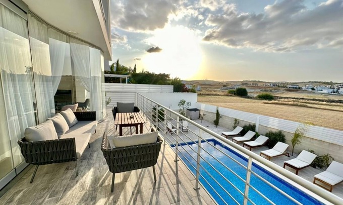 Aradippou Villa | Villa Rizoelia - perfect for 2+ families holidaying together.