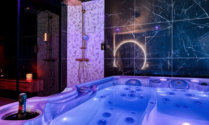 Saint-Cyr-l'Ecole Villa | Villa romantique avec SPA (jacuzzi) à 15mn de Paris