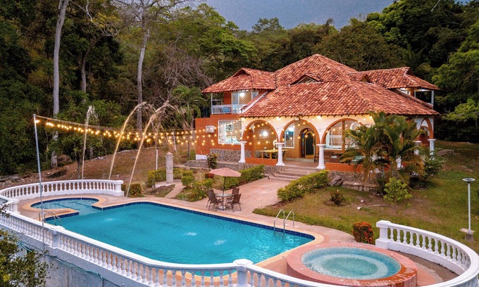 Soacha Other | Villa Salma | Ac, Piscina, 21 personas