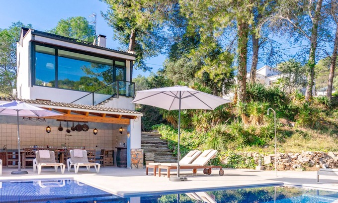 Olivella Villa | Villa Santa Fe - Spacious Villa - private pool, big garden and A/C
