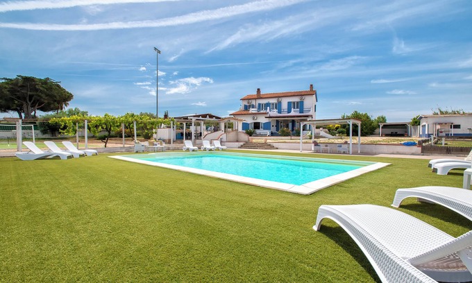 Sorso Villa | 'Villa Sara' with Private Pool, Wi-Fi and Air Conditioning