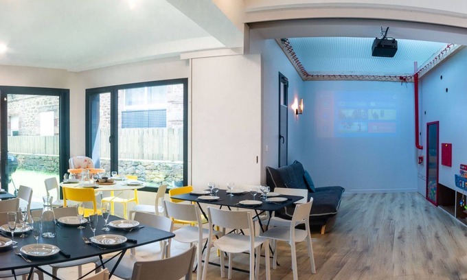 Perros-Guirec House | Villa Seminar - Up to 20 rooms - Ecolabel - PMR