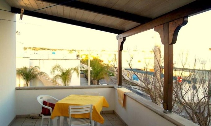 Lido Marini Villa | Villa sleeps 10: 3 bedrooms and 2 bathrooms - Lido Marini